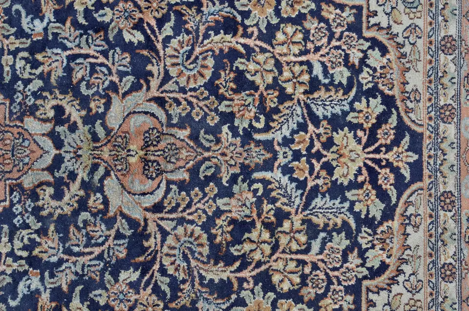 Lacivert Bahçe — Klasik